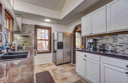 Cascade-Chipita Park Cabin | Amazing Views Fire Pit Mtn Getaway EV Charger