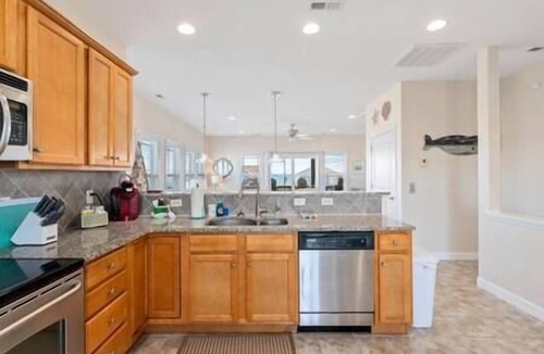 Ocean City Beach House | Amazing Views, Hot Tub, Elevator, Steps to Beach