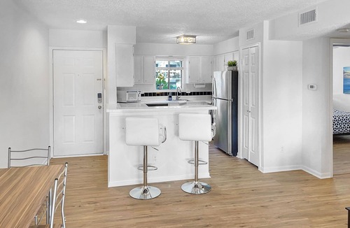 Walden on Lake Conroe Condo | Amazing view of Lake Conroe. Discount for long-term stay. Pets are allowed