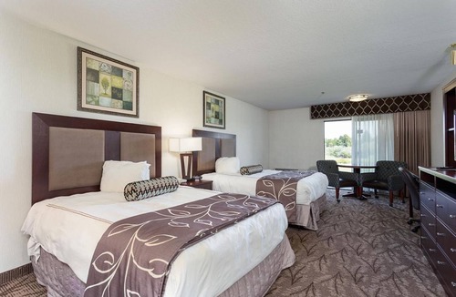 Idaho Falls Resort | AMAZING VIEW! ONE COMFY UNIT! COMPLETE WITH SPA, POOL, HOT-TUB