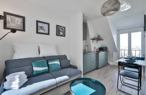 Ternes Apartment | Amazing view over Montmartre !