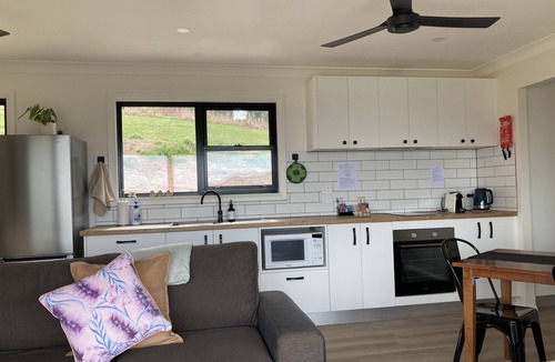Meadow Flat Cottage | Amazing views. Centrally located between Bathurst, Lithgow and Oberon