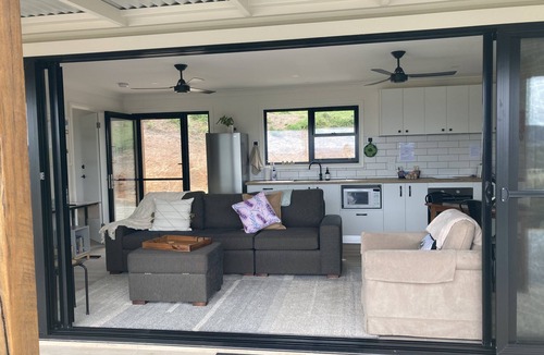 Meadow Flat Cottage | Amazing views. Centrally located between Bathurst, Lithgow and Oberon