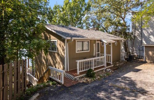 Lakeland House | Amazing Views Close to the Strip - Private Dock!