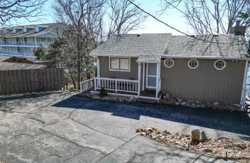 Lakeland House | Amazing Views Close to the Strip - Private Dock!