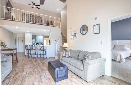 Kaiser Condo | Amazing Views from Balcony, Loft & Gated Pool