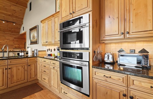Beech Mountain Cabin | Amazing Views*HotTub*Sauna*GameRooms Dog-friendly!