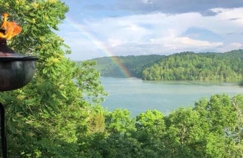 Flat Hollow Marina House | AMAZING views, Lakefront home with private boat dock in Flat Hollow
