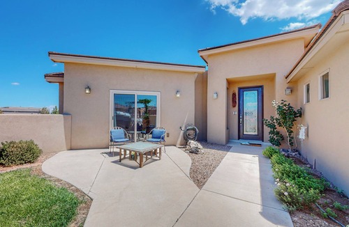 Westside House | AMAZING VIEWS! Large 4-BR home with hot tub and rooftop deck overlooking ABQ