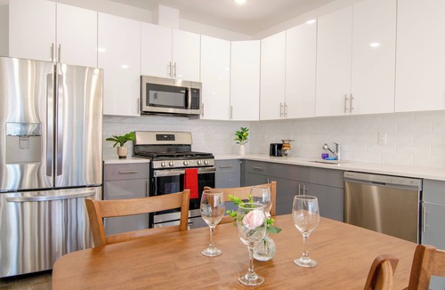 Communipaw Apartment | Amazing views of NYC Near NYC