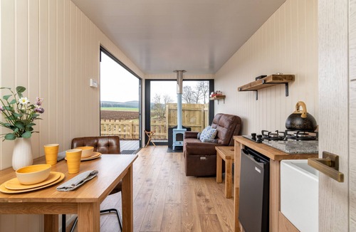 Insch Cabin | ★ Amazing Views ★ Off Grid Container ★