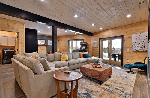 Stockbridge Ski Chalet | Amazing Views on Music Mountain