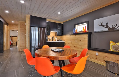 Stockbridge Ski Chalet | Amazing Views on Music Mountain