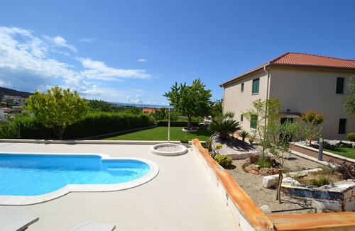 Zrnovnica House | Amazing villa near Split with private pool and playground!
