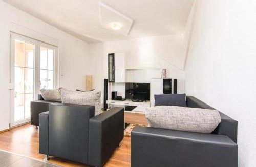 Stankovci Villa | Amazing Villa with Outdoor Swimming Pool