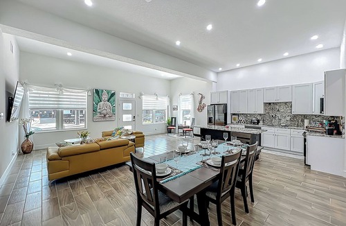 South Eola House | Amazing Walkability, Thornton Park suburb of Downtown Orlando walk to everything