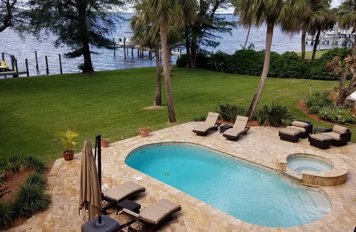 McGregor House | AMAZING WATERFRONT ESTATE