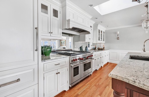 Lordship House | Amazing waterfront front next to lighthouse