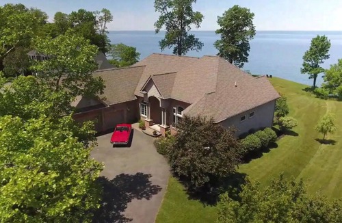 Webster Crossing House | Amazing Waterfront Home
