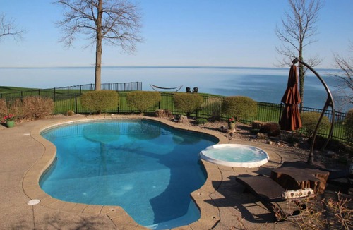 Webster Crossing House | Amazing Waterfront Home