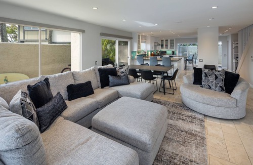 Portlock House | Amazing Waterfront Living