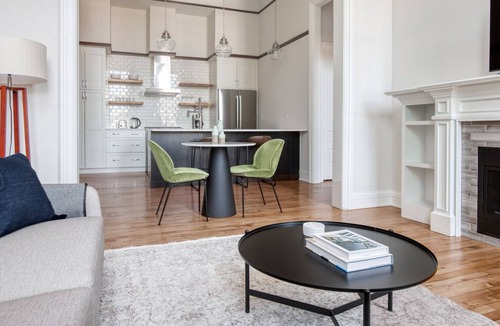 West Town Apartment | Amazing West Town 1BR w/ Roof Deck & W/D, 3 blocks to L, by Blueground