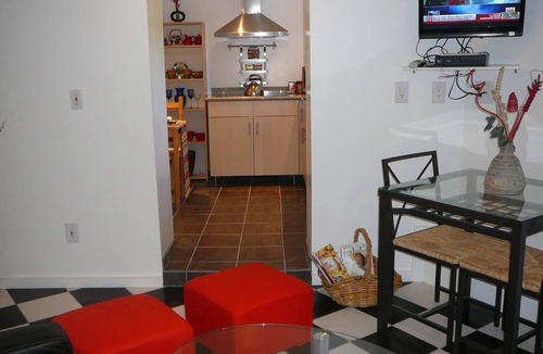 Knickerbocker House | Amazingly Beautiful Modern Comfortable GuestHouse