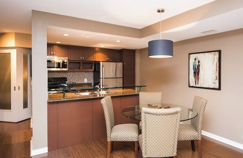 Toronto Entertainment District Apartment | Amazingly Spacious 2-BR Condo in DT Toronto