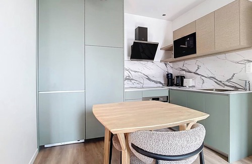 Montargis Apartment | Amazon Suite