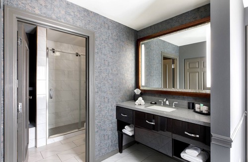 Downtown Tulsa Hotel | Ambassador Hotel Tulsa, Autograph Collection