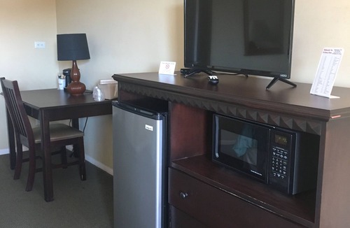 Manchester Hotel | Ambassador Inn And Suites