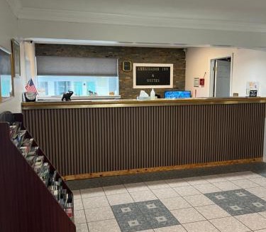 Manchester Hotel | Ambassador Inn