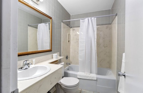 Sault Ste. Marie Hotel | Ambassador Motel