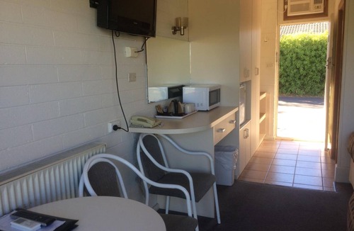 Alfredton Hotel | Ambassador Motor Inn Ballarat