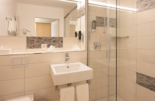 Lucerne Hotel | Ambassador Self Check-in Hotel