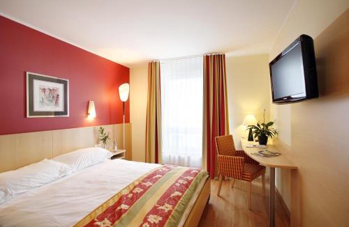 Lucerne Hotel | Ambassador Self Check-in Hotel
