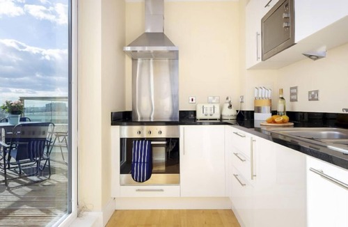 Isle of Dogs Apartment | Amber Court by Interhome