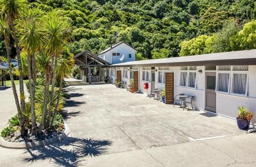 Whakatane Hotel | Amber Court Motel