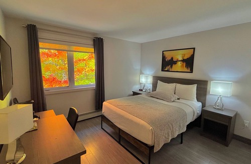 Grand Bend Hotel | Amber Hotel