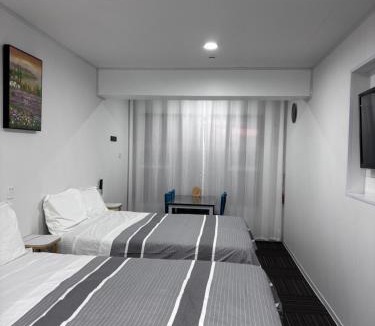 Panmure Apartment | Amber Lake A