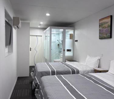 Panmure Apartment | Amber Lake D