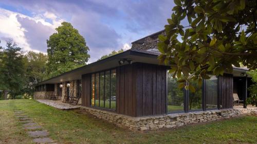 New Market House | Amber Lodge by AvantStay