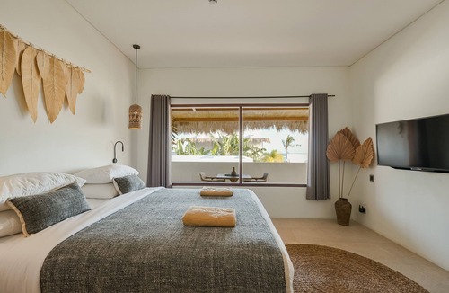 Selong Belanak Hotel | Amber Lombok Beach Resort