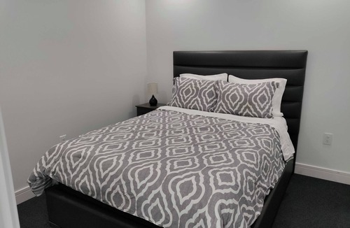 Hector House | Amber Suite at Diamond on Seneca: Two Bedrooms w/Lake View