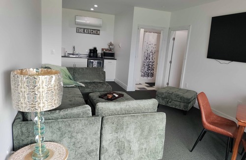 Hector House | Amber Suite at Diamond on Seneca: Two Bedrooms w/Lake View
