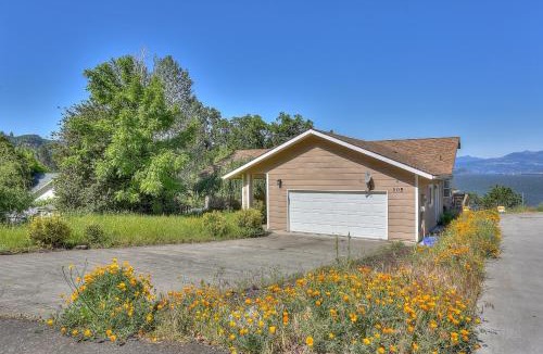 Mosier House | Amber Sunset home