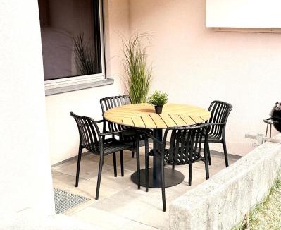 Leukerbad Apartment | Ambiente Appartement C2 - moderne Ferienwohnung mit Terrasse in Leukerbad
