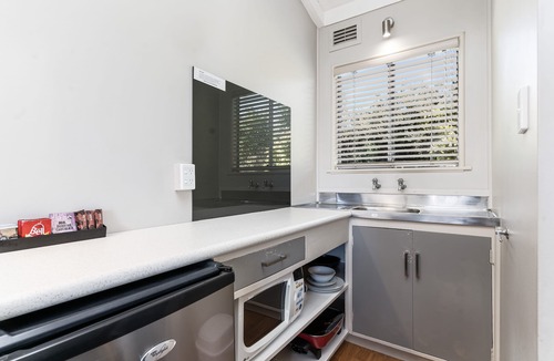 Solway Hotel | Amble Inn Motel - Masterton