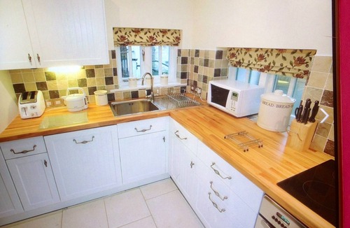 Skelwith Bridge House | Ambleside Lake District romantic riverside cottage