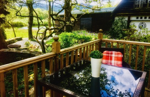 Skelwith Bridge House | Ambleside Lake District romantic riverside cottage
